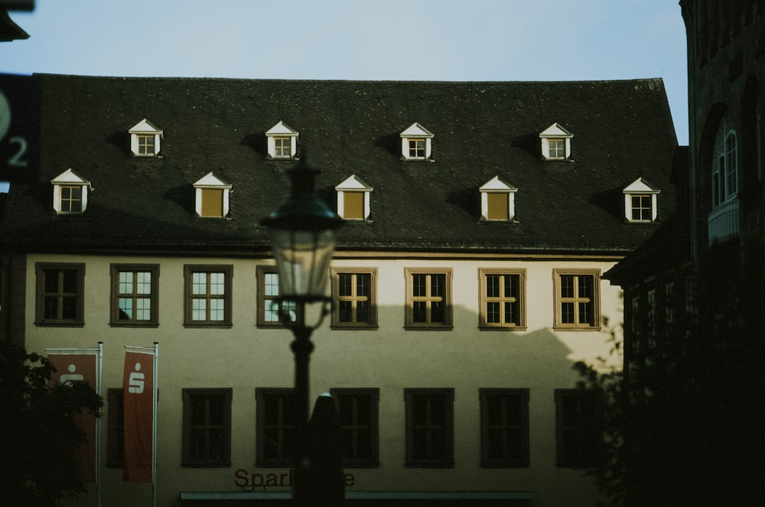 Edukacja dorosłych w Niemczech – kursy, szkolenia i możliwości rozwoju