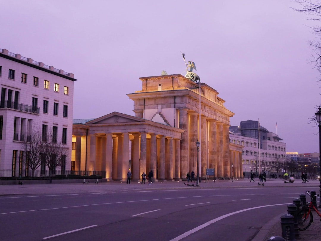 Zasiłek dla bezrobotnych w Niemczech – komu przysługuje i jak złożyć wniosek?